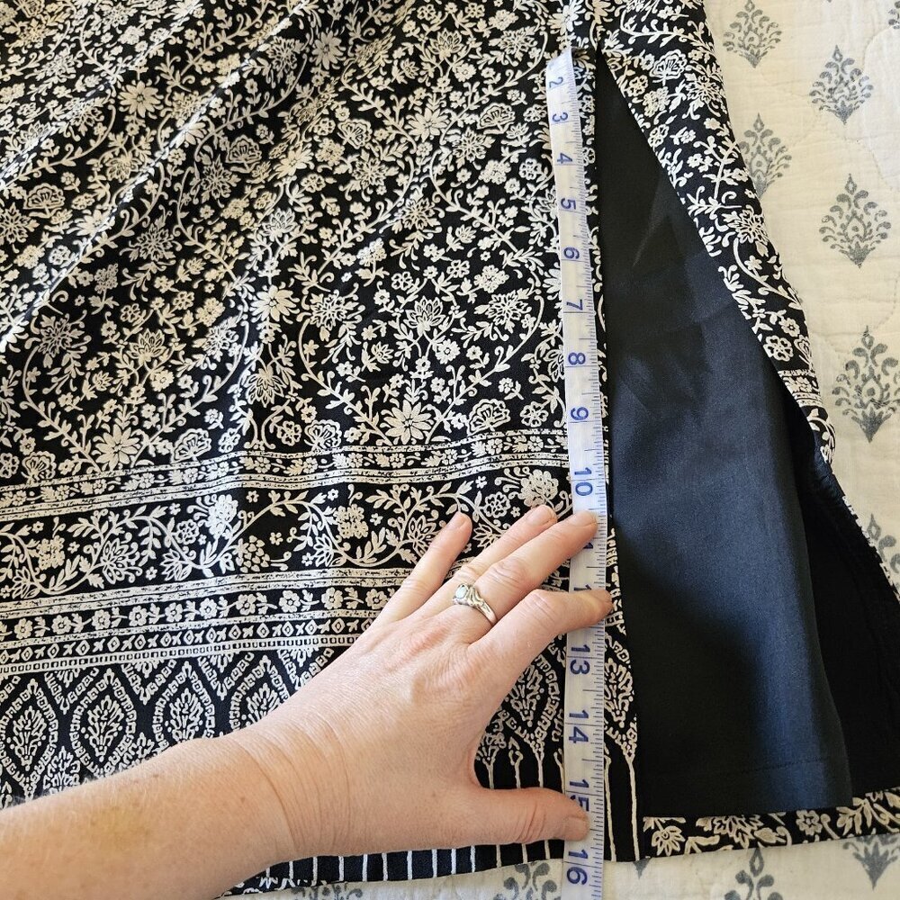 Talbots 100% Silk Floral Midi Skirt 10P Black White Side Slit Petite - Picture 12 of 15